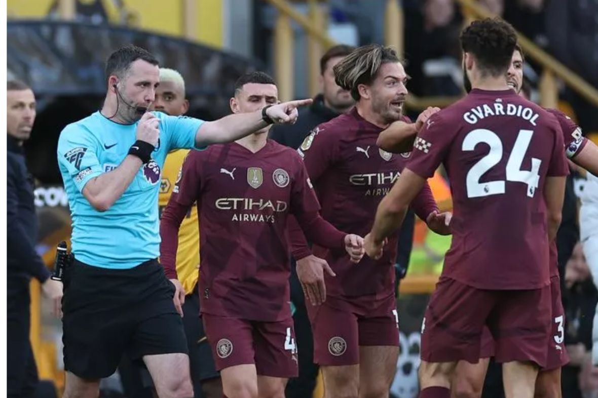 Wolverhampton Wanderers F.C. vs Man City stats | Chris Kavanagh Man City | Chris Kavanagh supports which team?