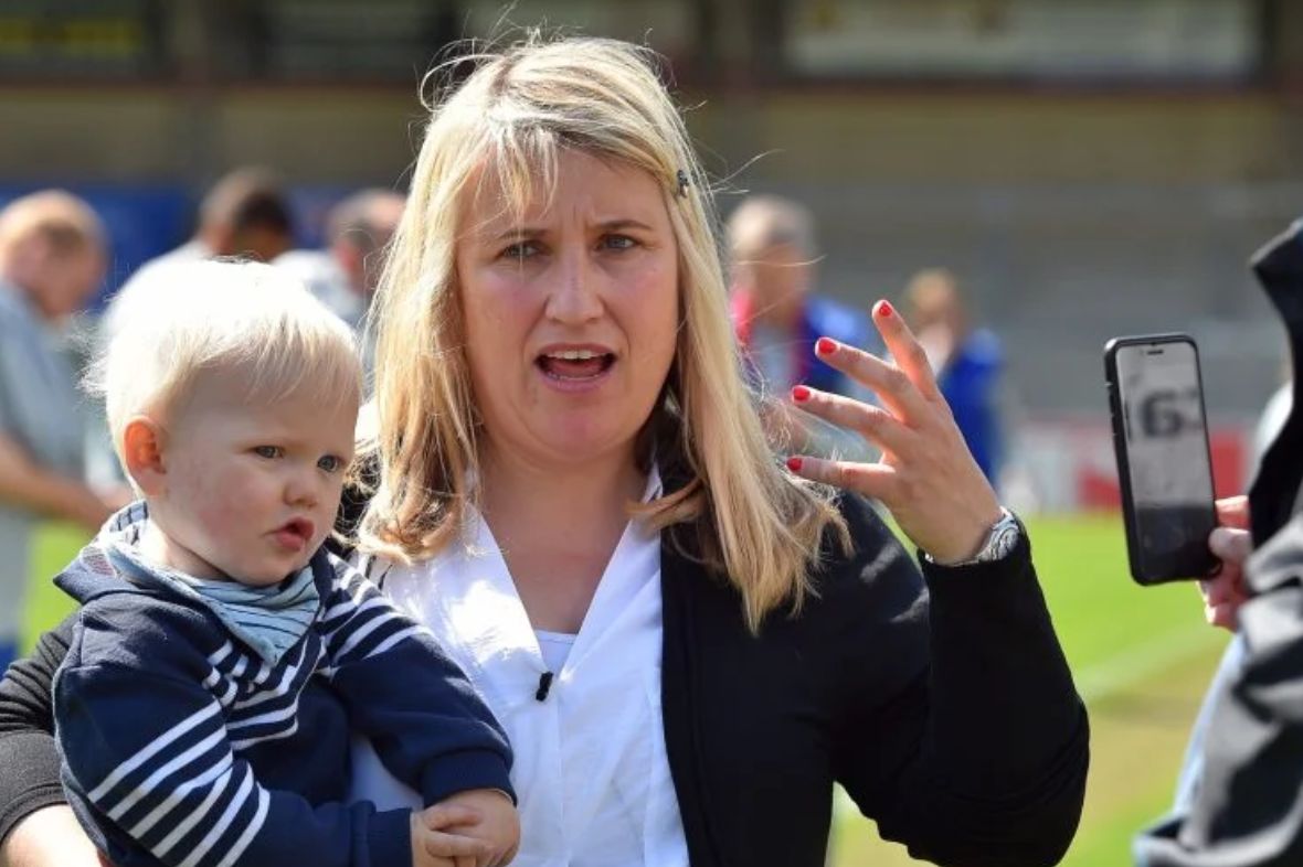 EMMA'S SECRET STUNNER! Football Queen's 20-Year Love Mystery Deepens Around Emma Hayes Partner! 2 The enigma of Emma Hayes' partner, Gavin! Is Emma Hayes married? Who is Emma Hayes husband? Uncover the 20-year mystery and the speculation around who is Emma Hayes baby father.