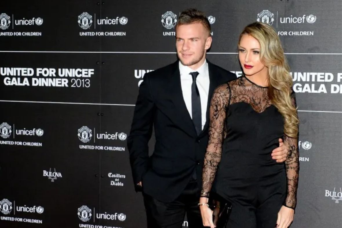 Tom Cleverley sacked by Watford Tom Cleverley. Explore his Tom Cleverley Watford tenure, Tom Cleverley Net Worth, & life with Tom Cleverley Wife Georgina Dorsett.