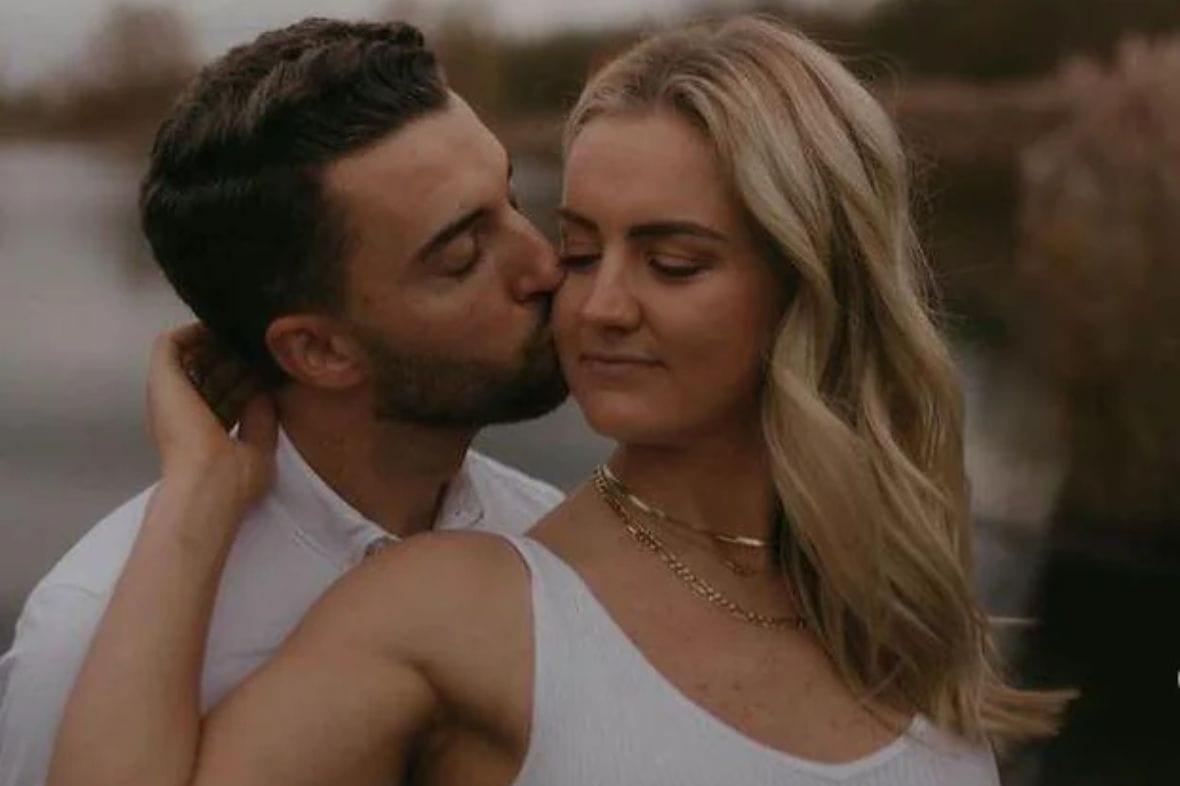 Who is Lindsey Horan Husband? The Tyler Heaps Lindsey Horan love story, the Lindsey Horan Wedding, Lindsey Horan Spouse, and the Tyler Heaps Wife. Know Lindsey Horan Partner!